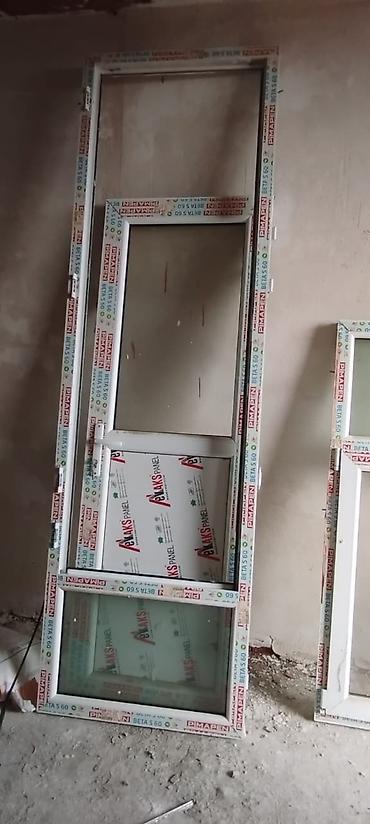 pilastik pəncərə: Qapının hündürlüyü 2metr 60 Sm.Pəncərənin hündürlüyü 1 metr 60 — 4