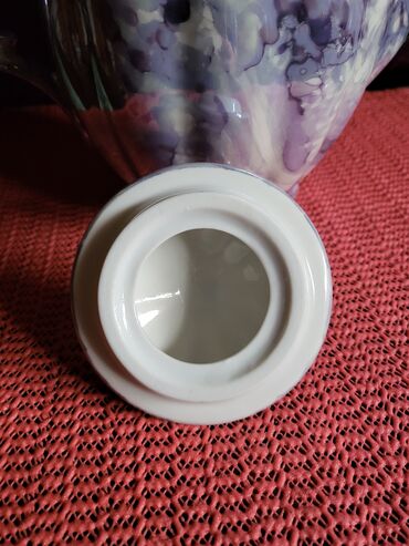 Čajnici: Bokal nov porcelanaki Walbrzych Poljska 70te. Visina. 21,5cm — 10