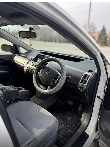 Toyota: Toyota Ist: 2004 г., Гибрид, Хэтчбэк — 6