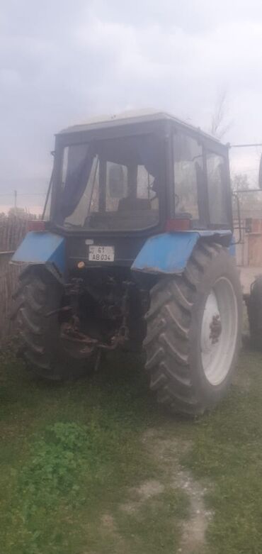 Traktorlar: Bərdə rayonundandır göyüşlü kəndi. Qiymeti 11.000 Ciddi alıcıya