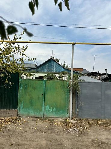 Продаю полдома 33 кв м, участок 1.5 сотки Бишкек район Кызыл Аскер