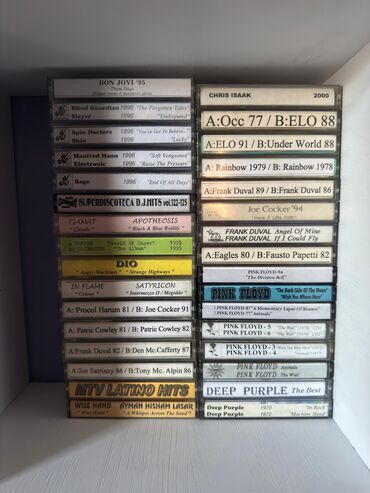 Динамики и колонки: Продаю аудио кассеты. Новые цена 350 сом за 1 штук — 10