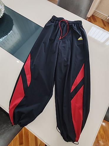 sport geyimler: Adidas idman şalvarı - Rəng: qara, qırmızı və qara zolaqlı yan — 1