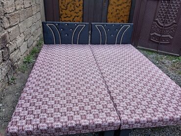 Pastel dəstləri: Təzə çarpayılar. 1 nəfərlik çarpayılar 60manat. 2 nəfərlik taxt — 28