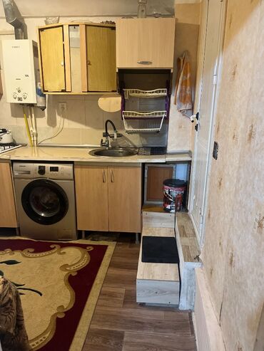 Köhnə tikili: Neftçilər metrosuna 5 dəqiqəlik məsafədə ev satılır(2 ev)1 otaq 3-ə -da lalafo.az — 15 Köhnə tikili: Neftçilər metrosuna 5 dəqiqəlik məsafədə ev satılır(2 ev)1 otaq 3-ə — 15