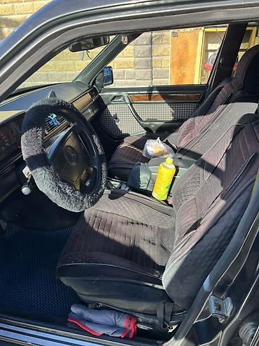 Mercedes-Benz: Mercedes-Benz W124: 1992 г., 2 л, Механика, Бензин, Седан — 2