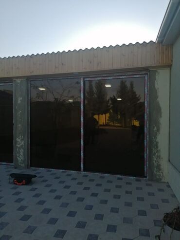 Plastik pəncərələr: Yana siyirmeli plastik qapı pəncərə Plastik və Alüminium Qapı Pəncərə — 4