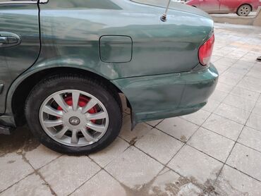 Hyundai: Hyundai Sonata: 2 l | 2001 il Sedan — 4