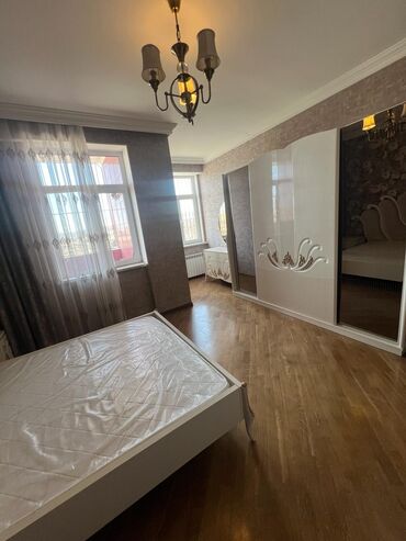 memar ecemi kiraye ev: Yeganenin yaninda 3 otaqlı ev 2 sanuzel kiraye ev 16/4 800 manat son