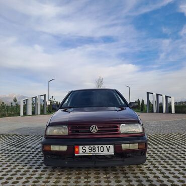 Volkswagen: Volkswagen Vento: 1994 г., 1.8 л, Механика, Газ, Седан