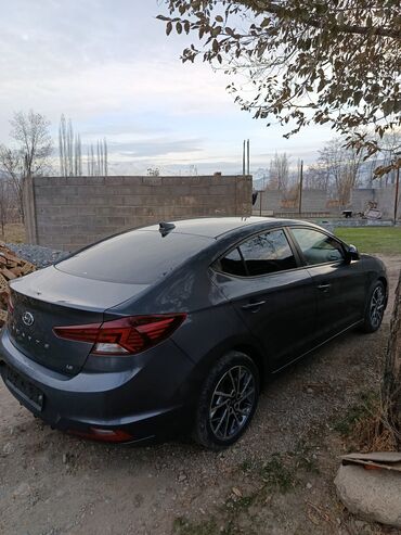 Hyundai: Hyundai Elantra: 2018 г., Автомат, Бензин, Седан — 9