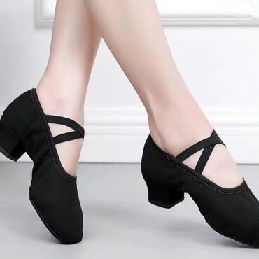 обувь новые: Тряпочные туфли на каблуках для танцев . Размеры с 36 по 39. Цвет