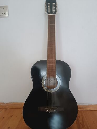 Klassik gitaralar: Klassik gitara, Akkord, Yeni, Ünvandan götürmə