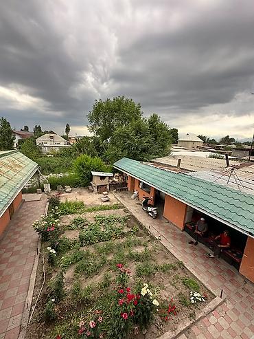 Продажа коттеджей и домов: Мансардный дом Продаётся просторный мансардный дом с благоустроенной — 18