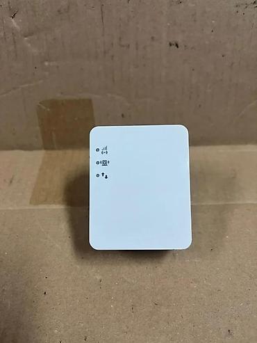 Modemi, ruteri i mrežni uređaji: NETGEAR WiFi ekstender (pojačivač signala) – model EX2700 - Tip — 4