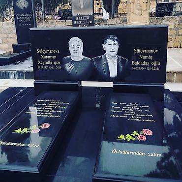 qranit: İki nəfərlik qara qranitdən hazırlanmış məzar kompleksi - Material — 2