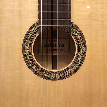 Гитары: Klassik gitara Admira Flamenco Üst: Şam ağacı Qol: Mahogany — 2