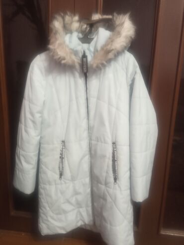 зимние одежда: Зимнее пальто на девочку 8-10 лет
