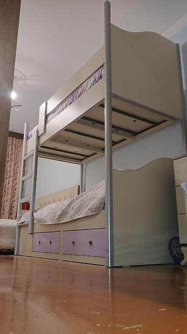 divan carpayi: İki mərtəbəli uşaq/yataq dəsti - Konstruksiya: möhkəm alüminium — 1