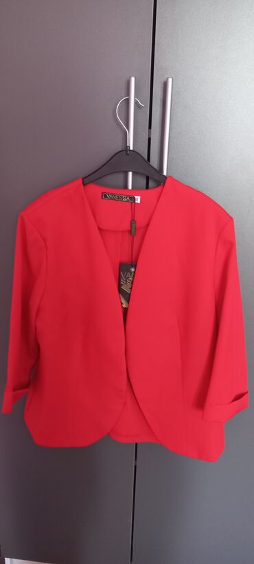 Другая женская одежда: Продаю: 1)красныйжакет 350с р 44-46; новый 2)платье красное с жакетом