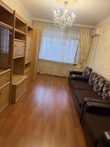 tap az ağstafa: Bakı, 3 otaqlı, Köhnə tikili, m. 8 Noyabr, 80 kv. m — 2