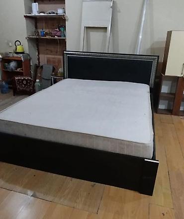 Taxt satılır. - Ölçü: 160×200 sm - Qiymət: 140 AZN - Komplekt: matras lalafo.az -da Taxt satılır. - Ölçü: 160×200 sm - Qiymət: 140 AZN - Komplekt: matras