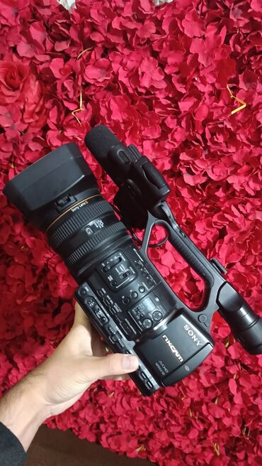 Videokameralar: Sony NXCAM HXR-NX5U/5 (seriya) peşəkar videokamera Xüsusiyyətlər: - G — 1