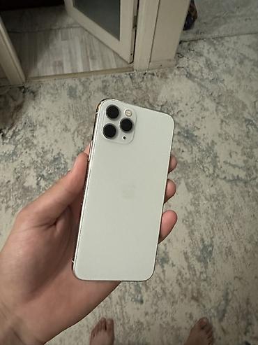 IPhone 11 Pro, Б/у, 64 ГБ, Серебристый, Защитное стекло, 70 %