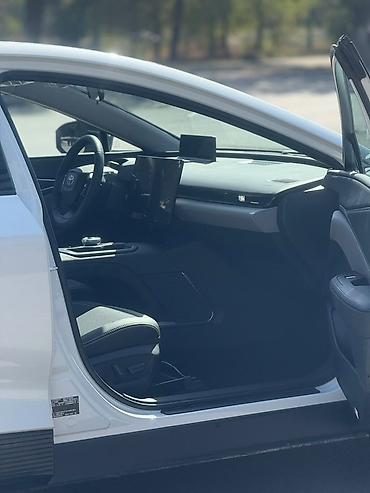 Продажа авто: Toyota bZ5: 2026 г., Электромобиль, Хэтчбэк — 7