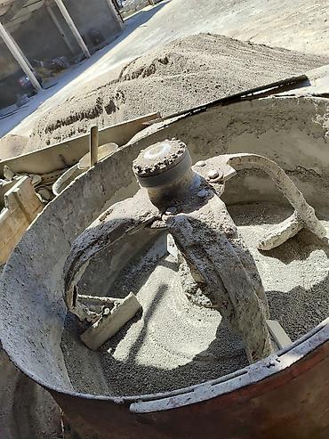 Производство пескоблоков: Пескоблочный станок Три матрицы Мешалка Поддоны Тачка В наличии — 6