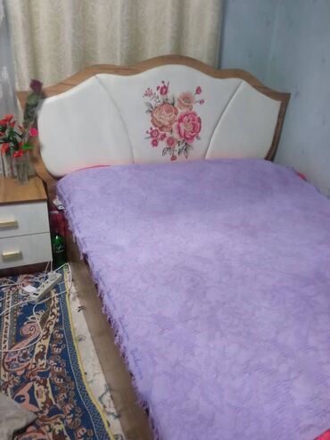мебель для спальни диван: Кровать