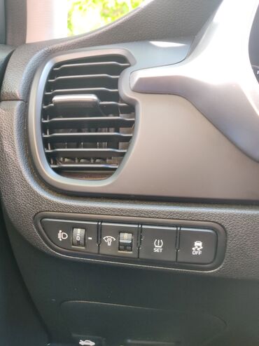 Kia: Kia Rio: 1.4 l | 2021 il Sedan — 8