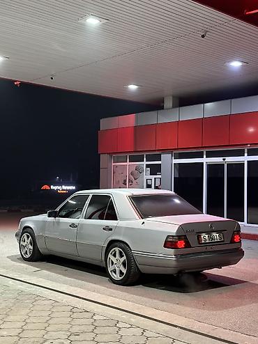 Mercedes-Benz: Mercedes-Benz E-Class: 1993 г., 3.2 л, Автомат, Бензин, Седан — 9