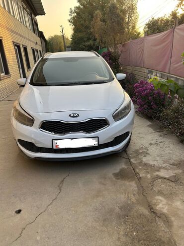 купить чехлы на гольф 4: Kia Ceed: 2014 г., 1.4 л, Механика, Бензин, Универсал
