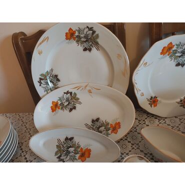 Digər qab-qacaq və mətbəx ləvazimatları: 🍽️ Qədimi porselen qab dəsti satılır! 🌸 🔸 Mənşə: Rusiya — 8