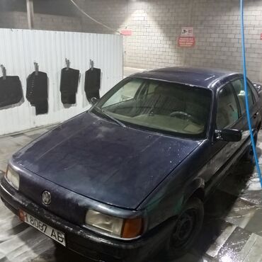 Volkswagen: Volkswagen Passat: 1990 г., 1.8 л, Механика, Бензин, Седан