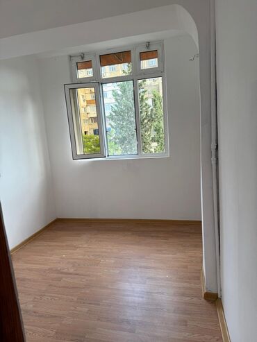 Uzunmüddətli kirayə mənzillər: Ataturk parkinin yaxinligi avestanin arxasinda 9/4 mertebesi 2 otagli — 4