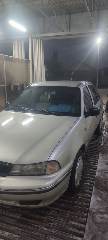 машина малометражка: Daewoo Nexia: 2008 г., 1.6 л, Механика, Бензин, Седан
