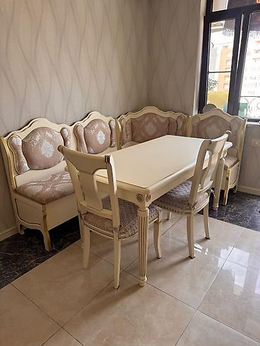 Metbex masa desti.400 azn Alinib 1200 azn Mebel divani bazalidir