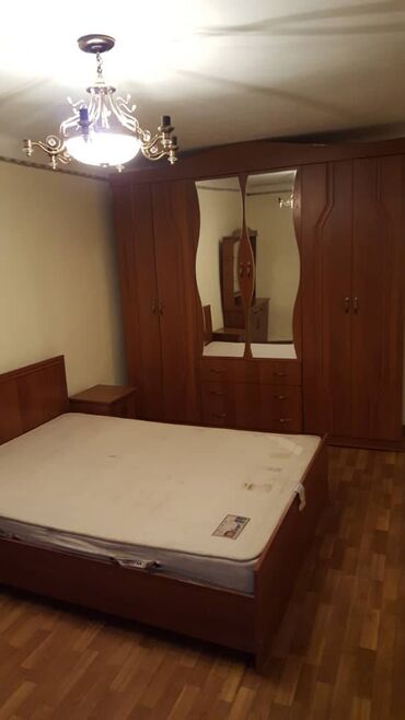 квартира керек филармония: 1 бөлмө, 30 кв. м, 3 кабат