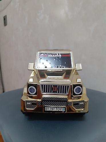 diskler teker: Qızılı rəngli oyuncağ avtomobil – SUV modeli - Material: parlaq — 2