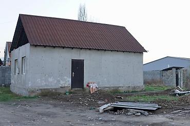 срочна алмашам: Продаем дом в Новопавловке. Участок: 4 сот., дом времянка 2 комнатная — 3