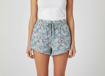 massimo dutti biale spodnie: Beloved, Shorts for women, size L