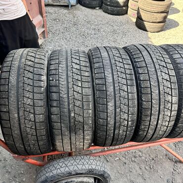 Шины: Шины 215 / 45 / R 17, Зима, Б/у, Комплект, Легковые, Япония, Bridgestone