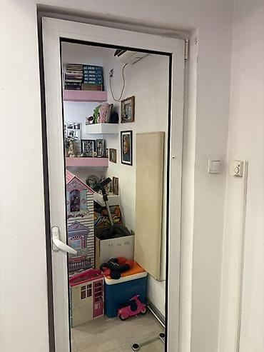 soba za izdavanje: Jednoiposoban stan – otvoren dnevni prostor sa trpezarijom - — 5