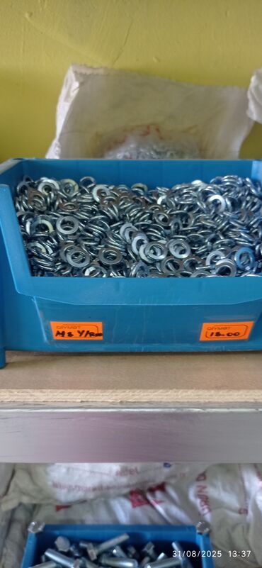 Boltlar: Metiz və bərkidici məhsulların geniş seçimi Təklif: - Boltlar — 4