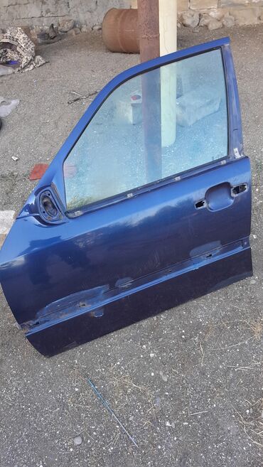 запчасти на форд фокус 1: Mercedes W202 1999 ci il qabaq sol qapi. uzerinde şüşe ve zamoku var at lalafo.az запчасти на форд фокус 1: Mercedes W202 1999 ci il qabaq sol qapi. uzerinde şüşe ve zamoku var