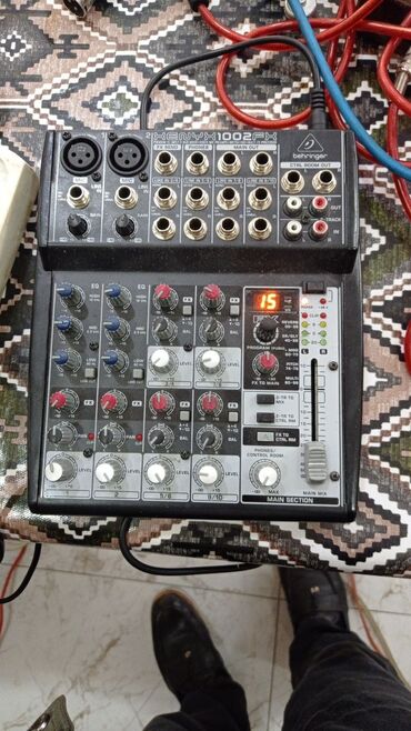скутер купить бу: Behringer Xenyx 1002FX mikser - 2 mikrofon preampı (XLR) və hər