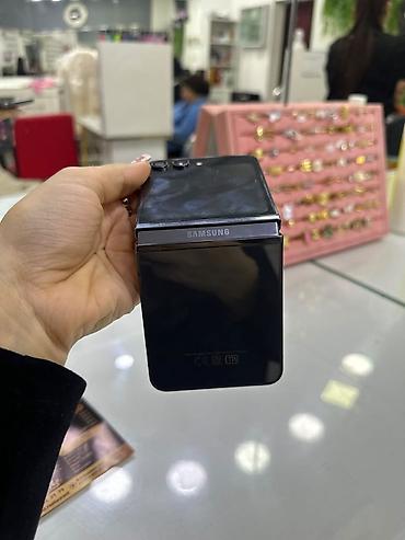 flip phone: Samsung Z Flip, 512 GB, rəng - Bənövşəyi, Barmaq izi — 4