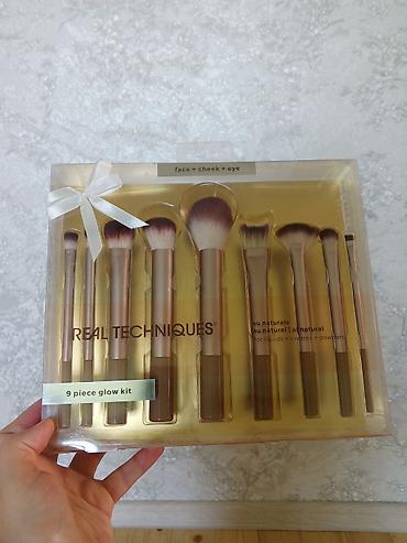 REAL TECHNIQUES 9 Piece Glow Kit – üz, yanaq və göz makiyajı üçün